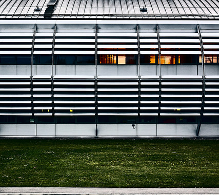 Diamond Light Source "Diamond Light Source", by Sven Festersen. CC-BY-NC-SA licensed. Souce: https://www.flickr.com/photos/sven_festersen/12388888593/